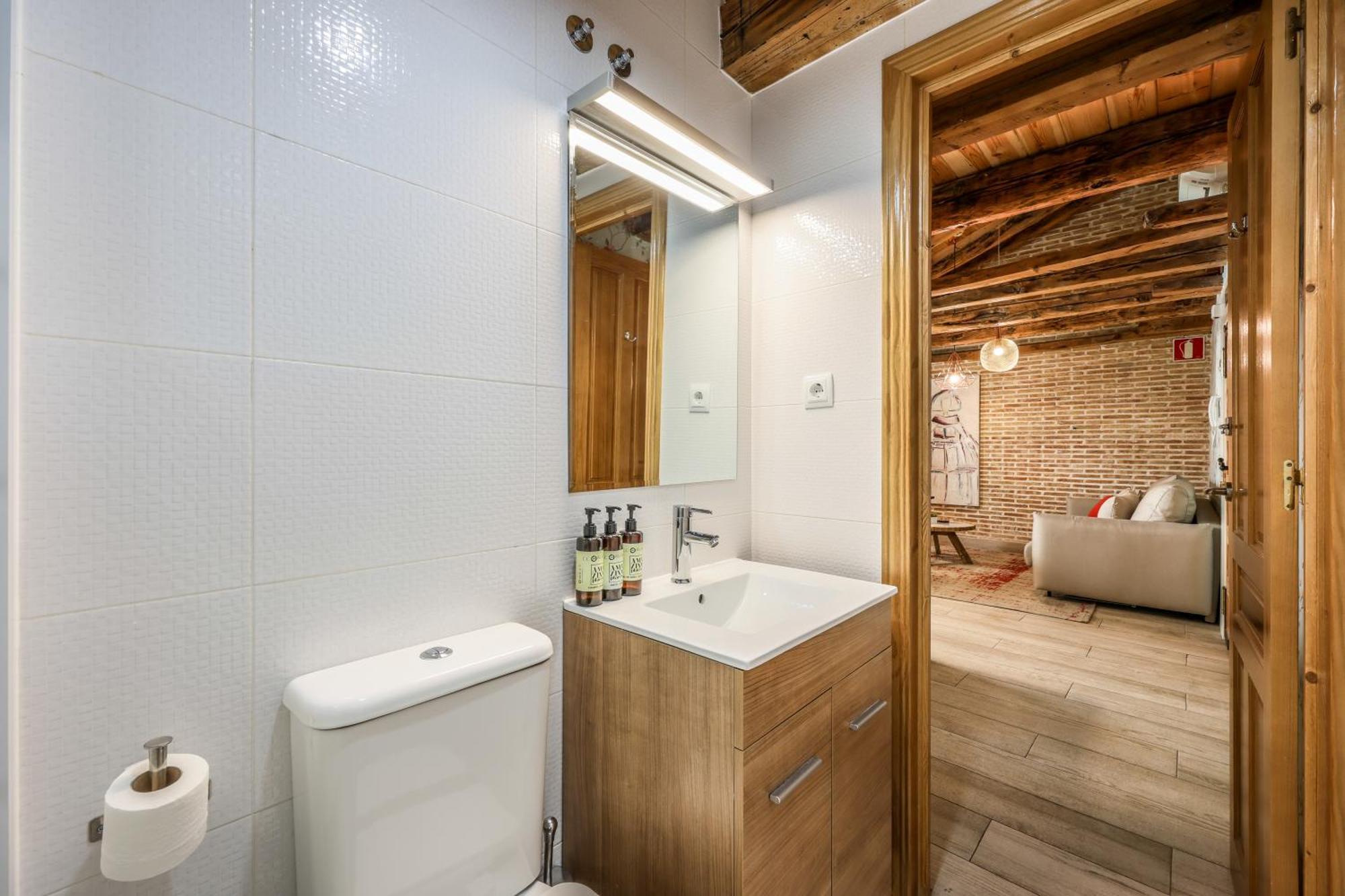 AmazINN Places Noviciado 2 Madrid Exterior foto